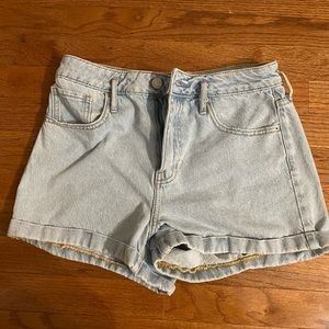 NEVER WORN Pacsun Light Wash Mom Shorts